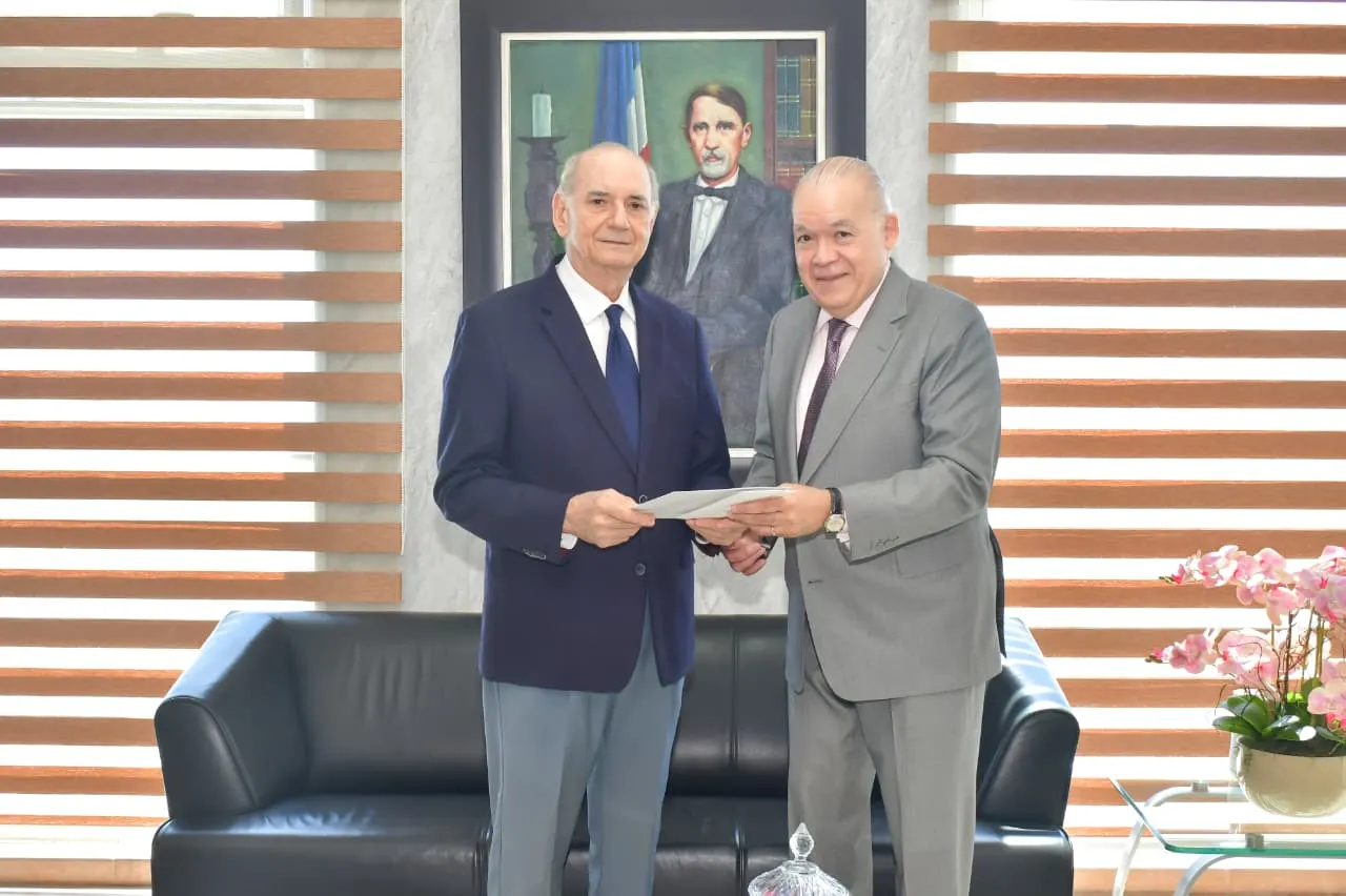 DGJA entrega datos a DGII para regularización de juegos de azar
