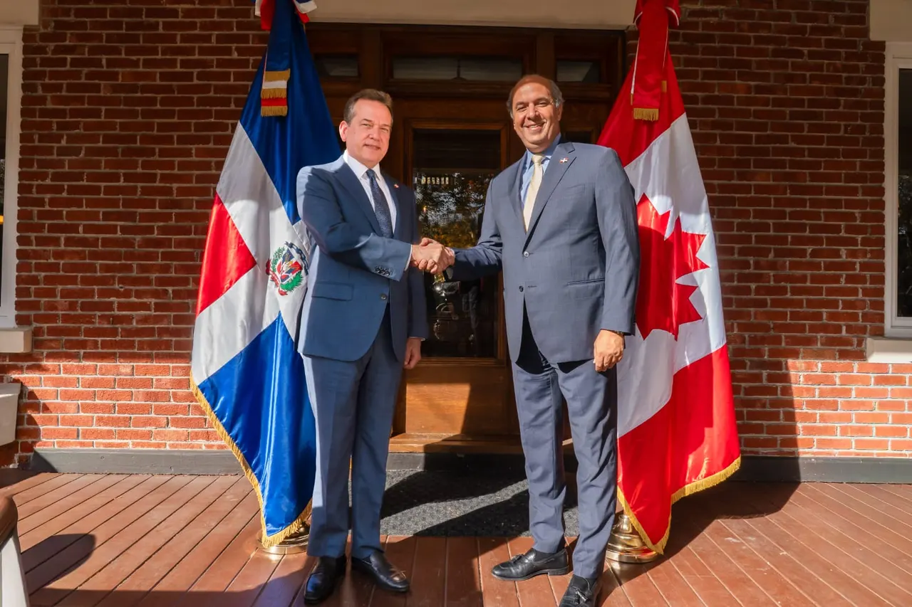 Ministro Bisonó inicia visita a Canadá para fortalecer relaciones