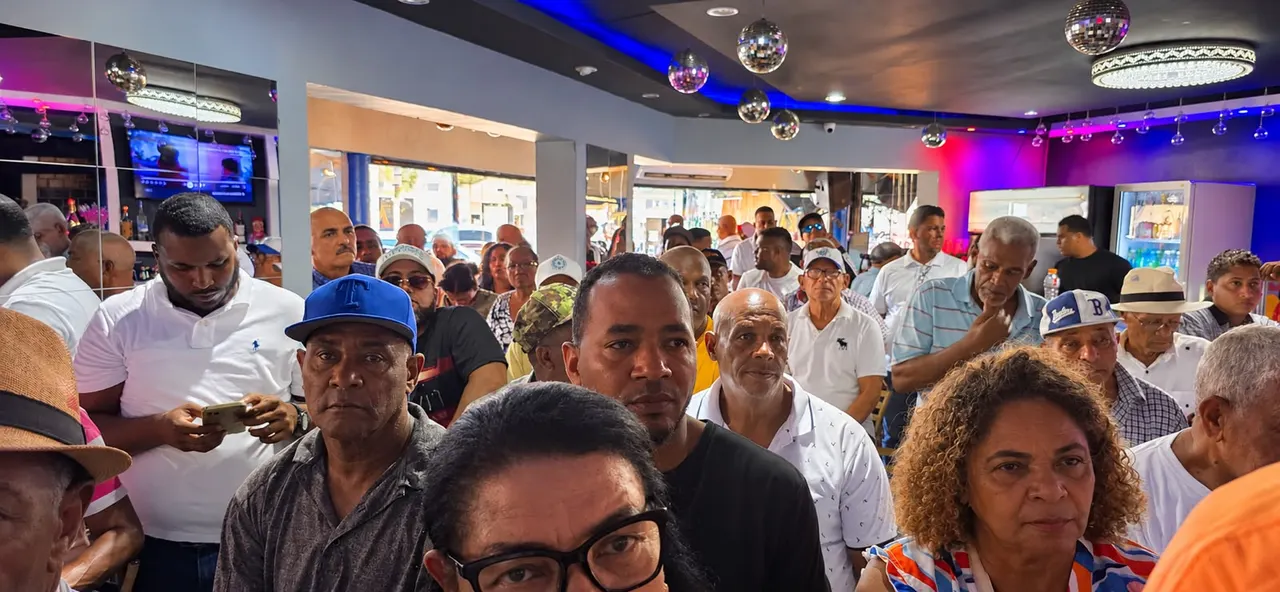 Leonardo Faña juramenta a dirigentes en Imbert
