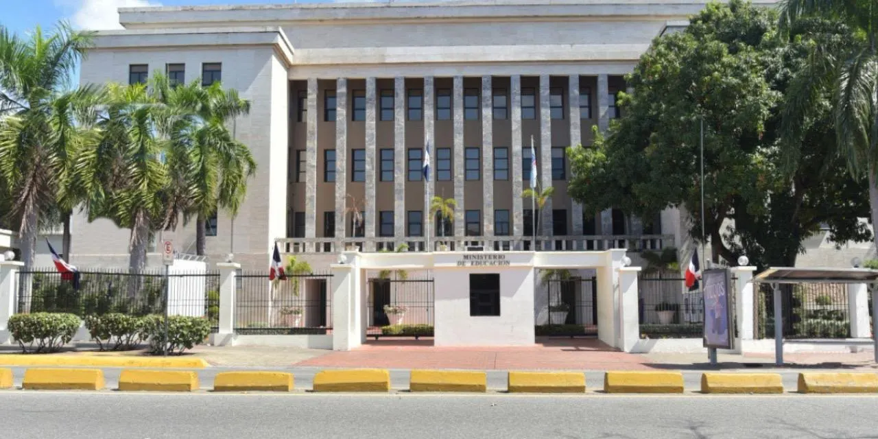Ministerio de Educación colabora en revisión de nómina con MAP y BID