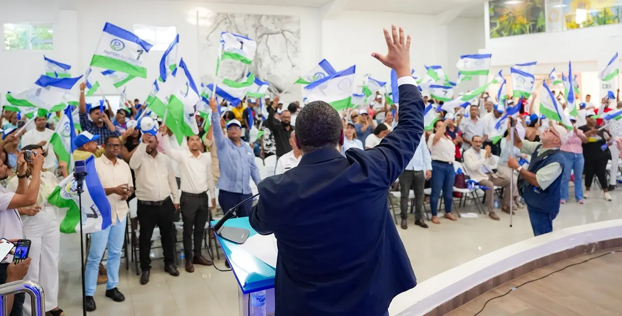 Partido País Posible juramenta nuevos dirigentes en Santiago