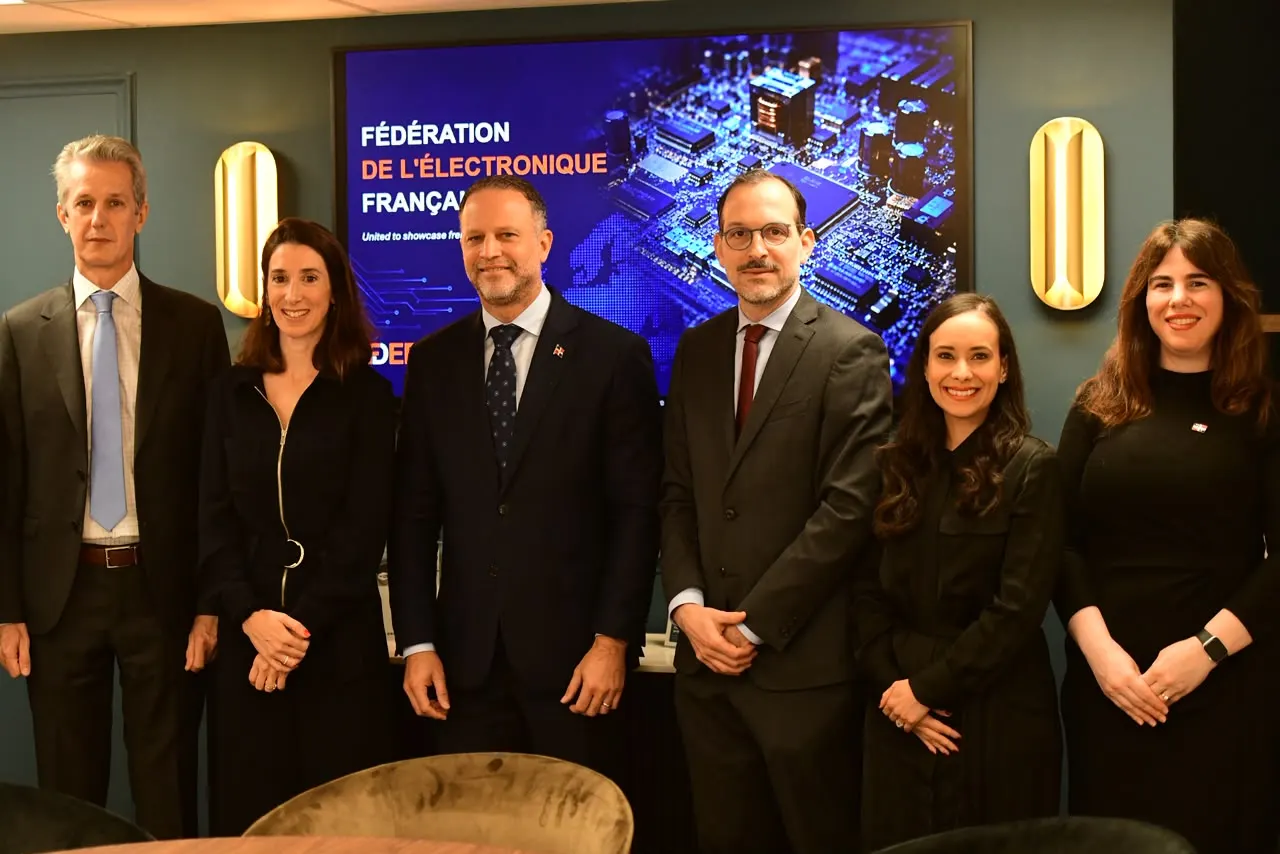 Dominicana busca atraer inversiones francesas en semiconductores
