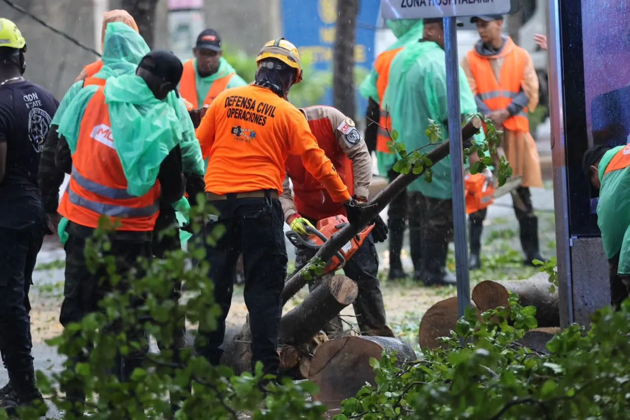 Defensa Civil activa protocolos ante inundaciones en varias provincias