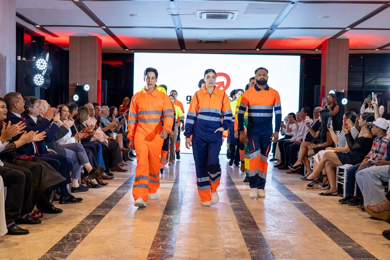 Velilla presenta nuevas tendencias en uniformes profesionales