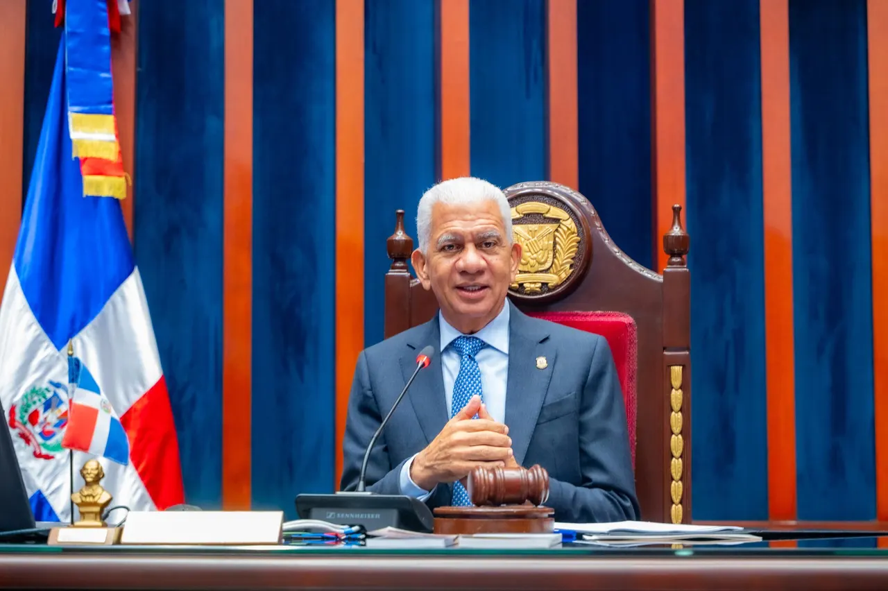 Senado aprueba resoluciones para obras viales, centros de salud y seguridad ciudadana