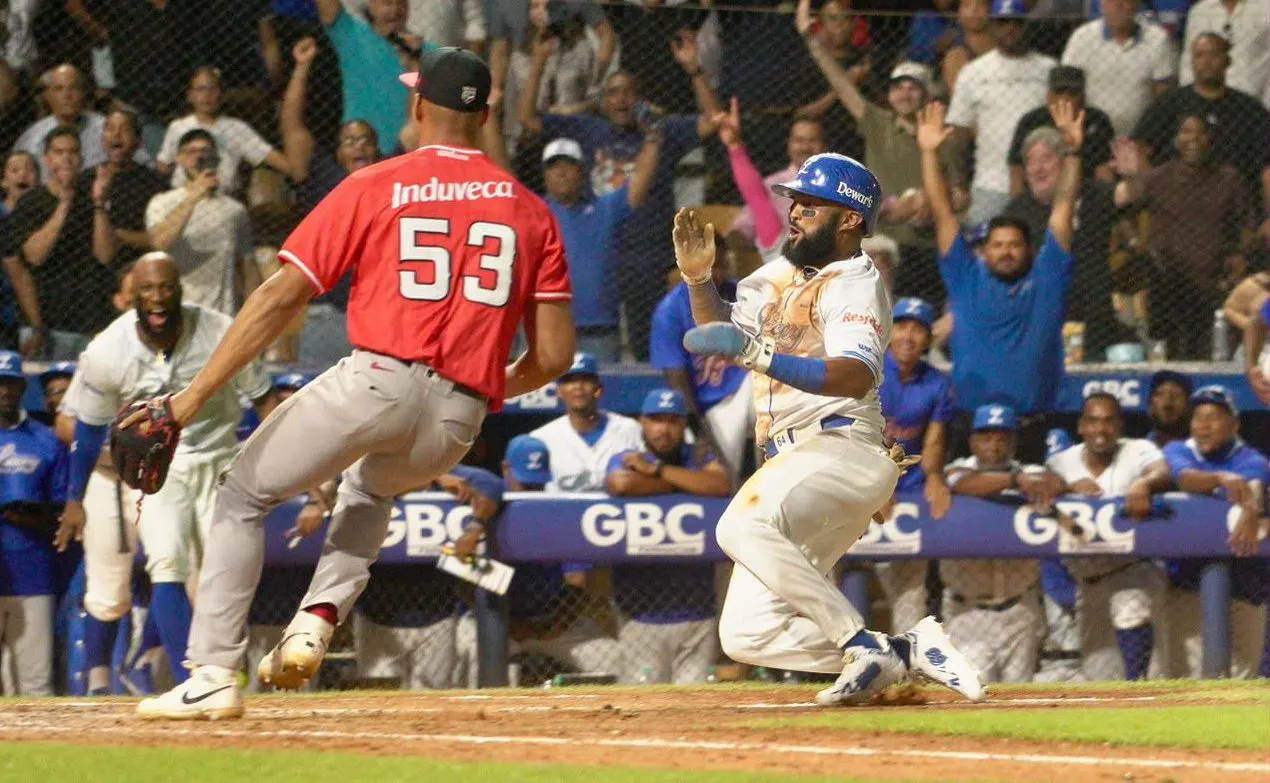 Licey vence al Escogido con un error del receptor