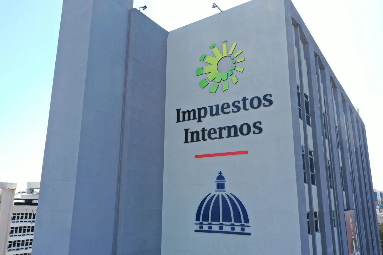 DGII anuncia 100 mil contribuyentes ya son emisores electrónicos