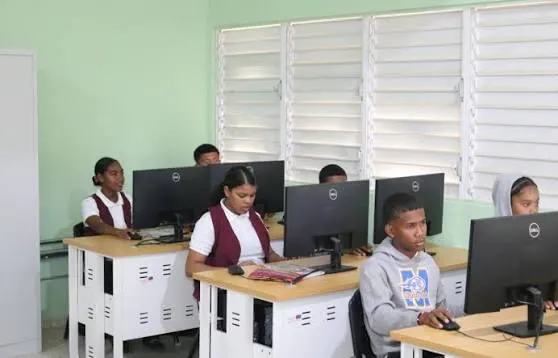 Solo el 10% de los centros politécnicos tienen equipamiento adecuado