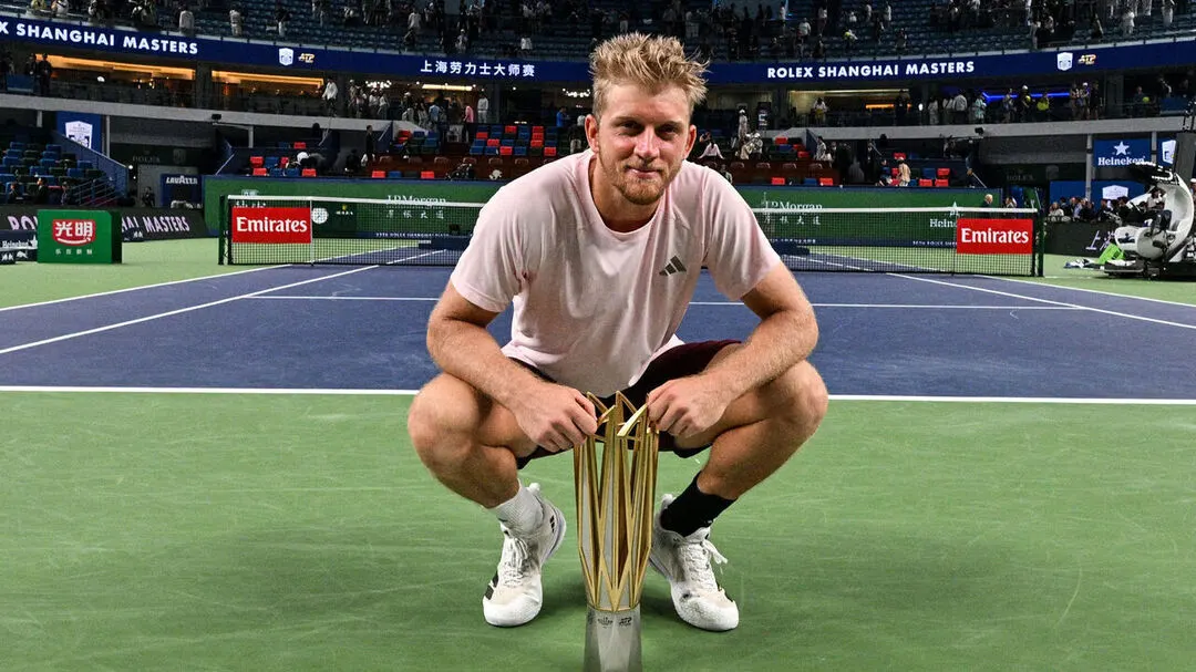 Davidovich Fokina gana el Masters de Shanghái tras remontar