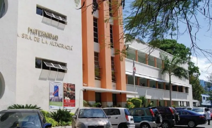 Maternidad niega robo de gemelo recién nacido