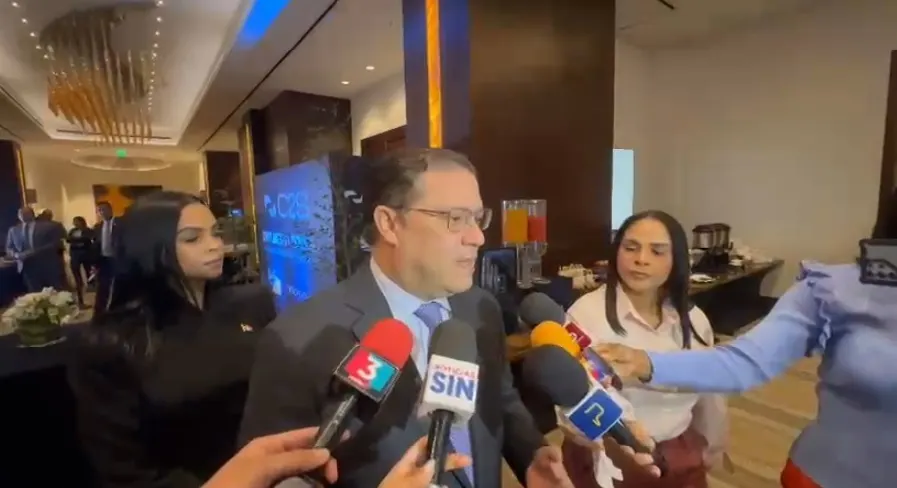 Eduardo Sanz advierte que la división del PRM podría afectar su futuro político