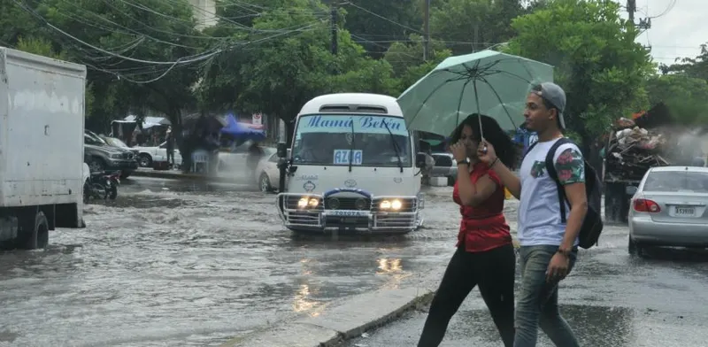 Lluvias dejan viviendas y acueductos afectados en varias provincias