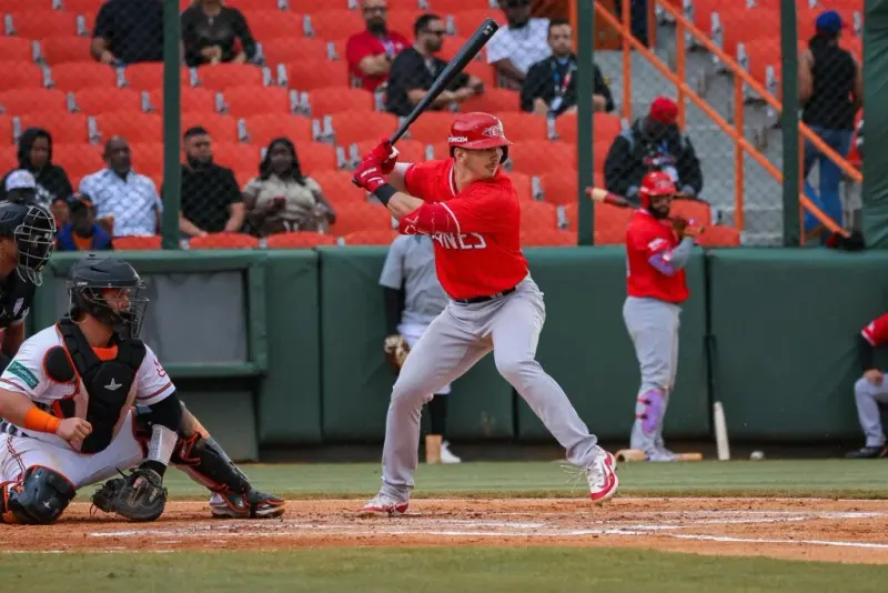 Leones del Escogido vencen a Toros del Este con marcador de 15-11