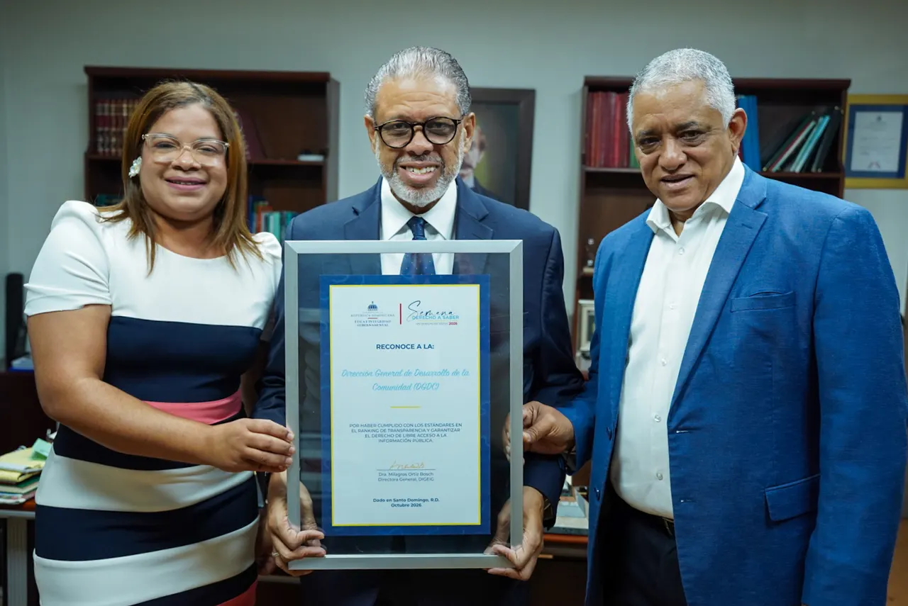 DGDC recibe reconocimiento por transparencia y acceso a la información