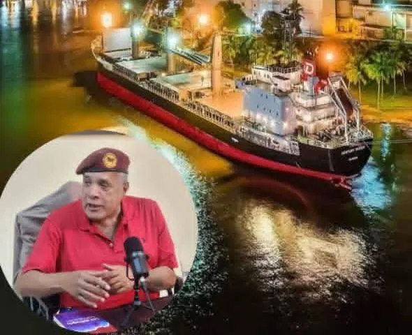Luis 'El Gallo' propone usar barcazas para transportar productos del sur profundo