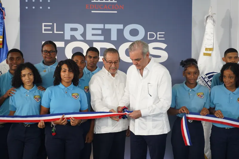 Entregan nuevo techado deportivo en Sabana Perdida