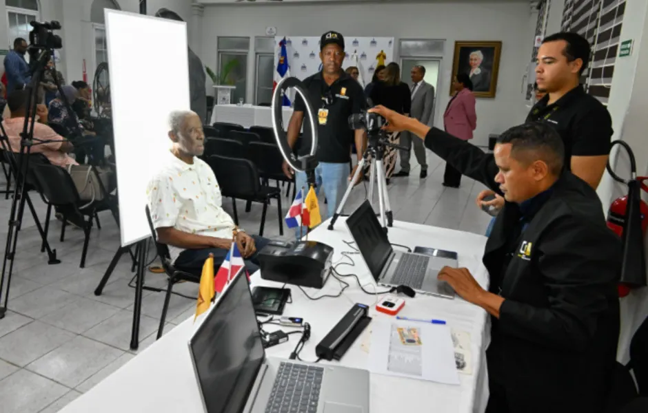 JCE cambia horario de 10 centros de cedulación a partir del 2 de noviembre