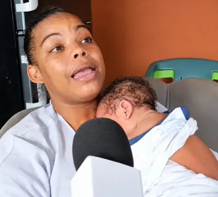 Madre denuncia desaparición de uno de sus gemelos recién nacidos