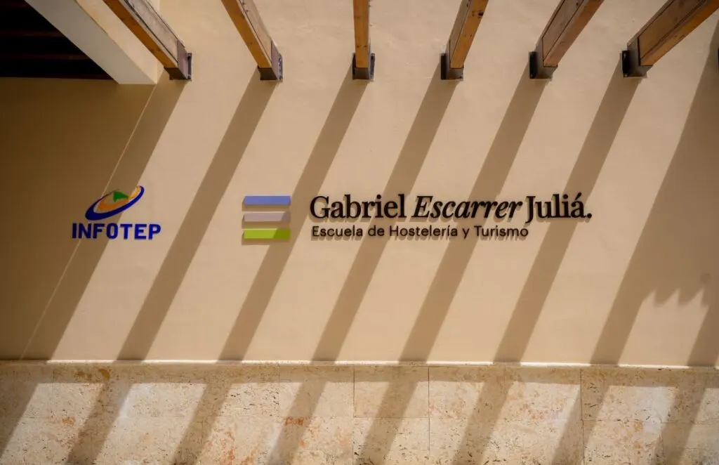Infotep capacita a jóvenes para el turismo