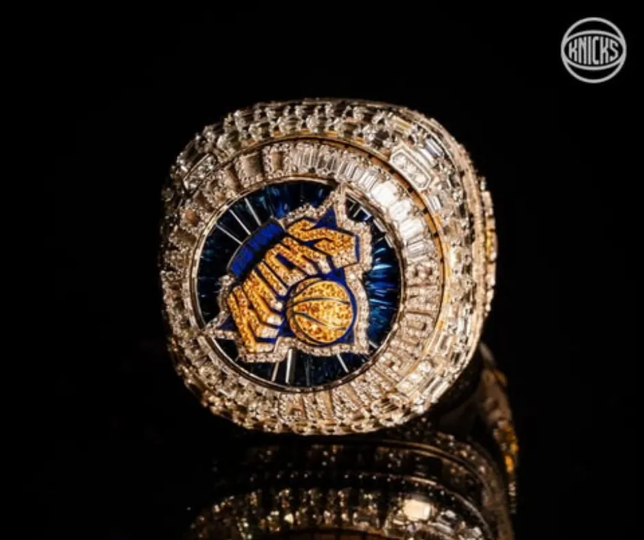 Los Knicks presentan un anillo de campeones lleno de lujo y tecnología