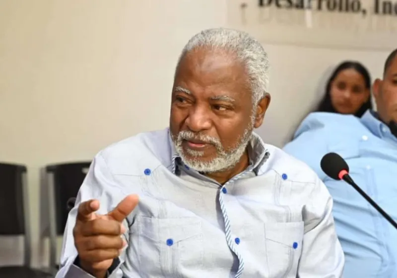 Excónsul haitiano alerta sobre desaparición de militares salvadoreños