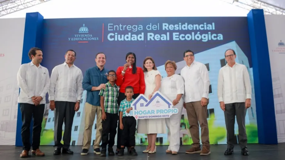 Gobierno entrega 836 apartamentos en Santo Domingo Este
