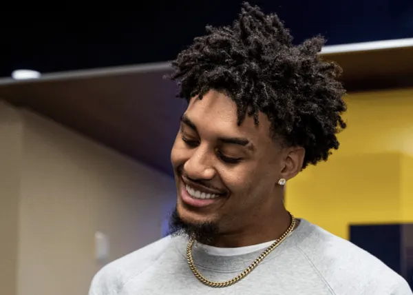 Dominicano debuta en la NBA con 12 puntos