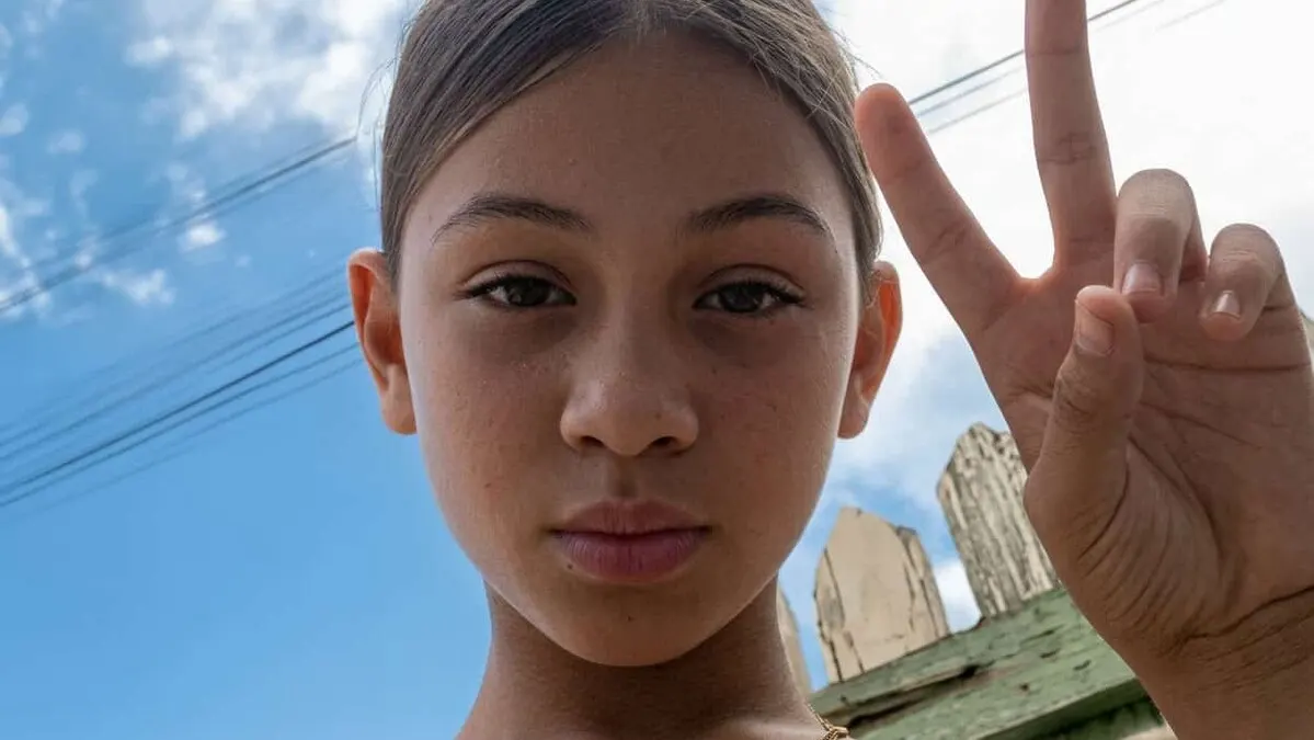 Niña de 13 años muere tras ser atacada con un puñal